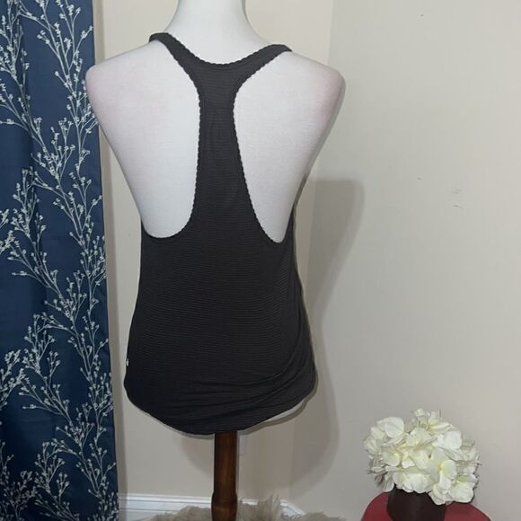 Lululemon 105 Singlet Tank Top Black Micro-stripes Racerback Sweat-wicking sz 4 - Picture 3 of 5